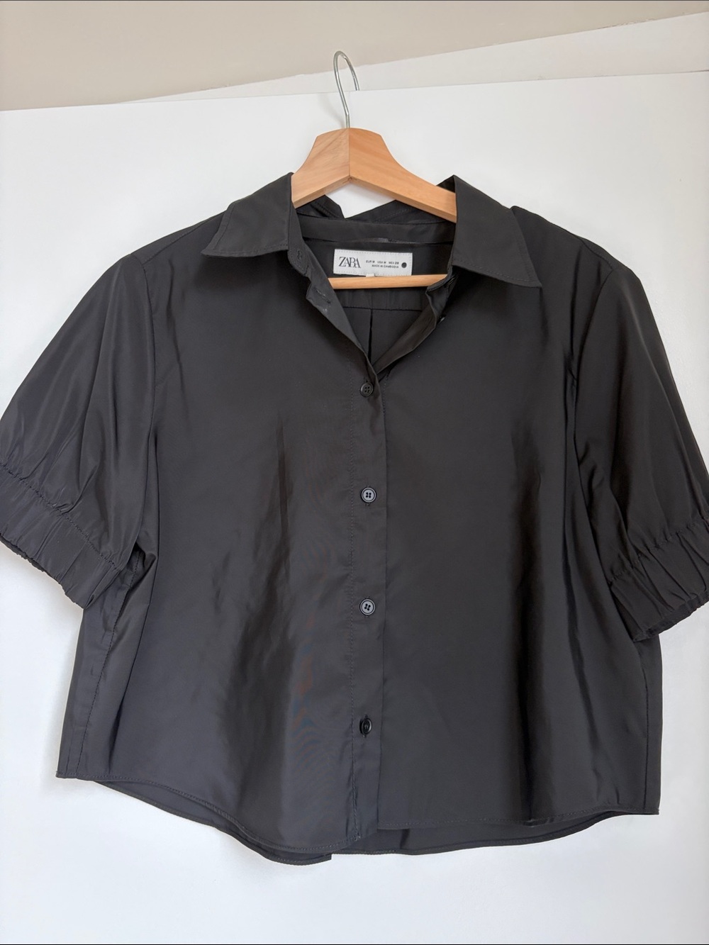ZARA Black Short-Sleeve Button-Down Shirt with Elastic Cuffs
